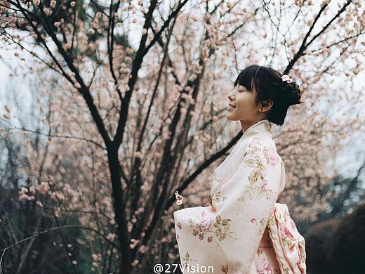 风把我越吹越低，低到泥里，倒在土里。（个人主页-ZMTU1MTg0MzI=） - 人像摄影 - 站酷设计师冯萌萌原创素材 - 站酷ZCOOL