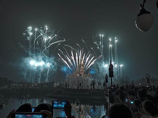 迪士尼烟火秀（个人主页-ZNTEzNDUwNDQ=） - 风光摄影 - 站酷设计师ZJ小胡原创素材 - 站酷ZCOOL