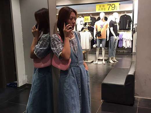 夏天怎么能少的了牛仔裙呀!