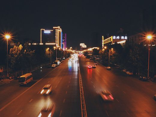 夜郑州，街道夜景