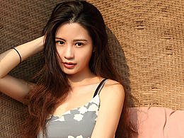 《Girl on the Roof》