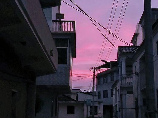 外婆家的傍晚天空