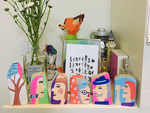 原创完美侧脸木头人和生活树