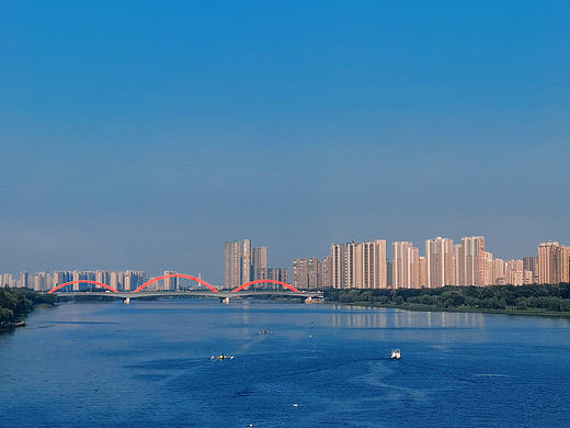 手机街拍-富民桥下浑河划艇