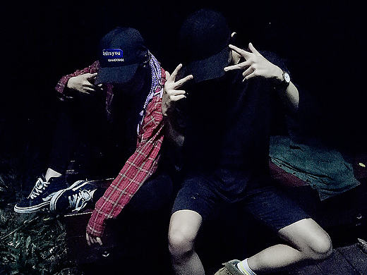 跟朋友帅一下（个人主页-ZMTk0ODgzNzI=） - 人像摄影 - 站酷设计师菜头哥原创素材 - 站酷ZCOOL