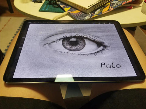 第一次在ipad里话眼睛