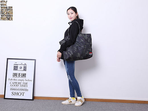 帆布包单肩包模特拍摄 斜挎包包包女包拍摄箱包拍摄 手提包箱包拍照静物拍摄拍摄网拍产品拍照 广州摄影设