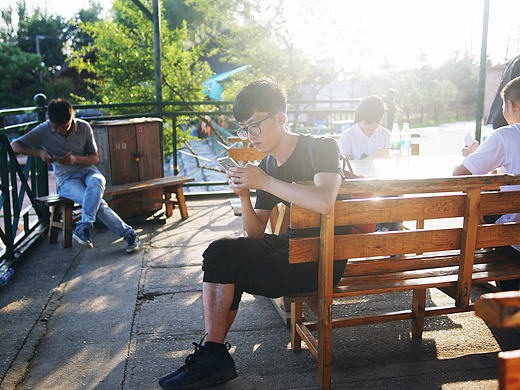 2016藍(lán)色一頁設(shè)計(jì)戶外拓展（個(gè)人主頁-ZMTgyMzkyNTI=） - 人像攝影 - 站酷設(shè)計(jì)師早上好好GOOD原創(chuàng)素材 - 站酷ZCOOL