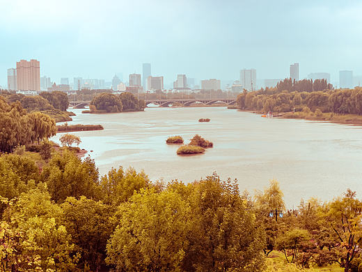 城市的秋天（個(gè)人主頁(yè)-ZNjE2OTYyMDA=） - 風(fēng)光攝影 - 站酷設(shè)計(jì)師不在水里游泳的魚(yú)原創(chuàng)素材 - 站酷ZCOOL