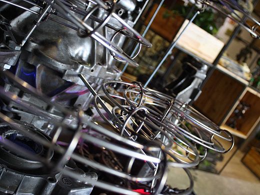 从铁艺里开出花朵,透过镜子里看到时光的眼眸