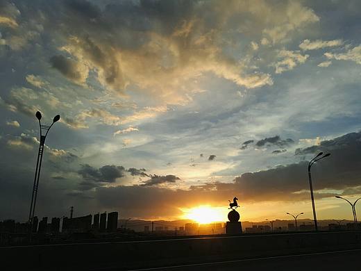 霞光异彩
