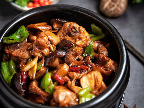 黄焖鸡米饭