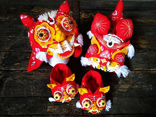 手工原創(chuàng)純棉斜紋老布虎頭帽，虎頭鞋，布老虎一組（個(gè)人主頁-ZMjk4OTIxMjQ=） - 工藝品設(shè)計(jì) - 站酷設(shè)計(jì)師工匠小德原創(chuàng)素材 - 站酷ZCOOL