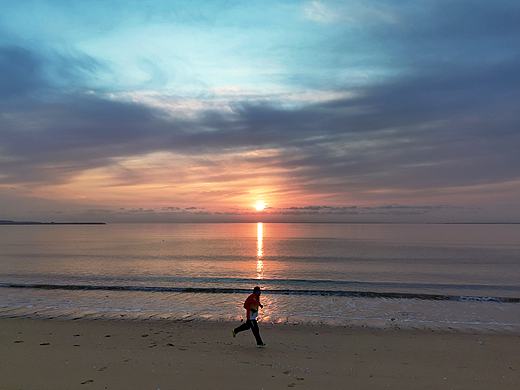 海边日出