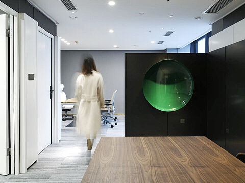 新作 | 预告 - 律师事务所办公室