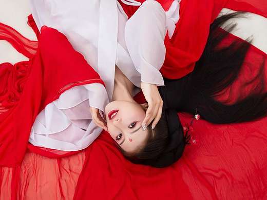 桃花絮絮（個人主頁-ZMzk2MzQ4MzI=） - 人像攝影 - 站酷設(shè)計師后知先覺原創(chuàng)素材 - 站酷ZCOOL