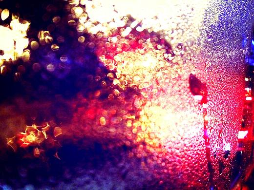 多彩的雨夜（个人主页-ZMTgzMjYwNzI=） - 其他摄影 - 站酷设计师李小白的白原创素材 - 站酷ZCOOL