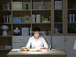 品川護眼臺燈，用品質(zhì)點亮生活！