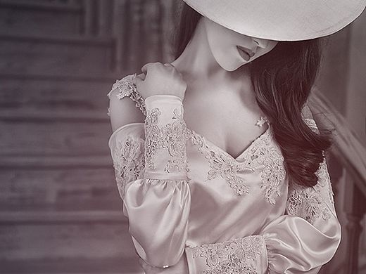 兰奕婚纱：唐顿庄园－真丝的质感与法国原产镂空蕾丝的邂逅