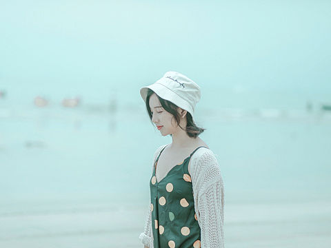 午后海边走一走