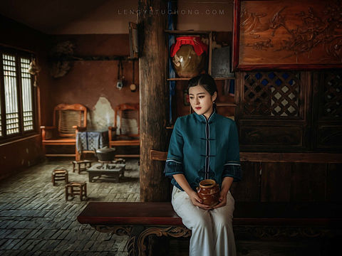 我在屋檐下等你回来