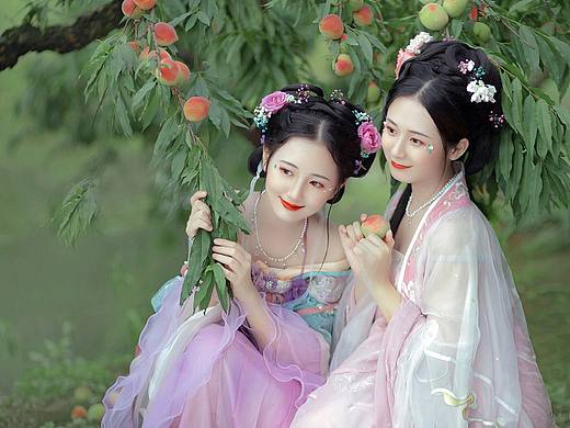 七月桃园汉服