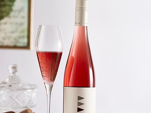 静物红酒生活场景图拍摄