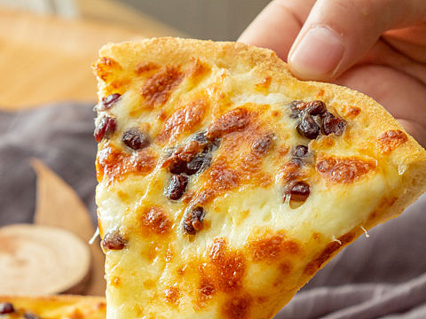 我的披萨还可以多一点芝士吗?老板