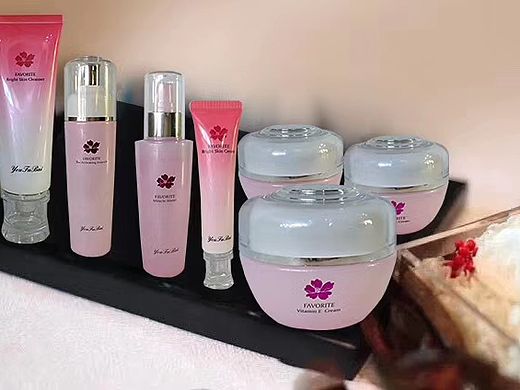 香港优芙白臻爱之美八件套