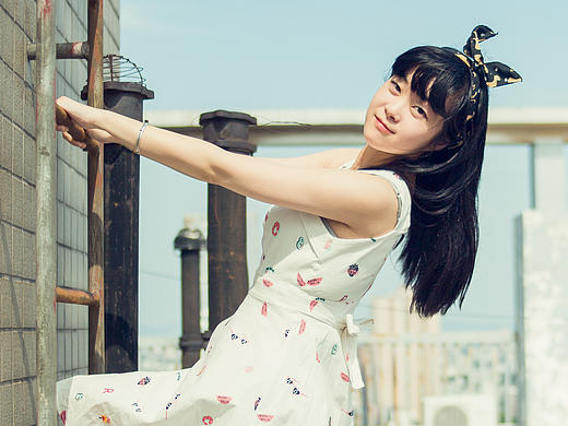 你还是个小女孩