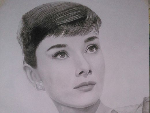 奥黛丽赫本 炭笔肖像（个人主页-ZMTM0MzA0ODg=） - 绘画 - 站酷设计师曙光的画原创素材 - 站酷ZCOOL