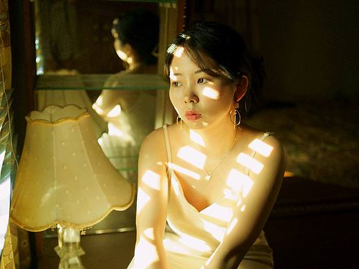如沐神明光泽，岁月温婉流过