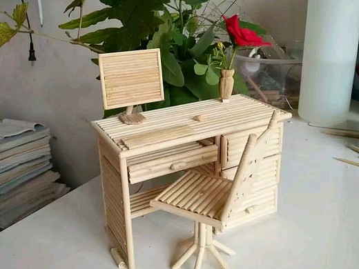 筷子也能变身电脑桌