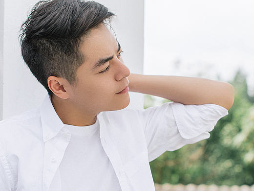 我憂郁的白襯衫（個人主頁-ZMTgzMjQwOTI=） - 人像攝影 - 站酷設(shè)計師胡金豪學叔原創(chuàng)素材 - 站酷ZCOOL