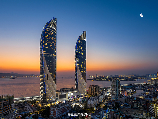 厦门地标双子塔