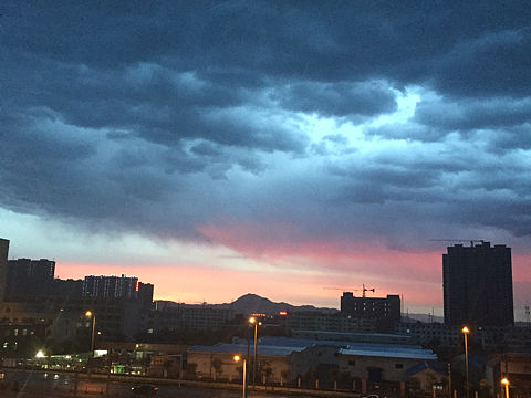 暴雨后的幻象