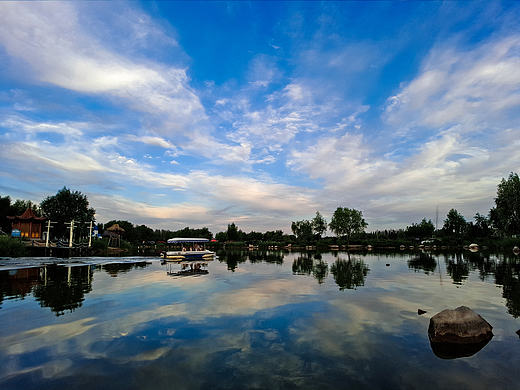 手机摄影之美爆镜头的长腿云（个人主页-ZMTY5Nzk3OTY=） - 风光摄影 - 站酷设计师沸腾视觉原创素材 - 站酷ZCOOL