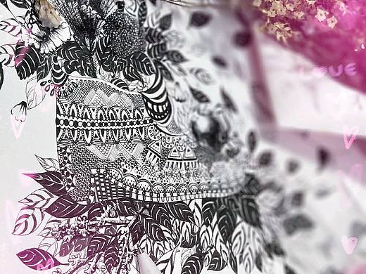 一只装花的蛇鳞靴(随便)