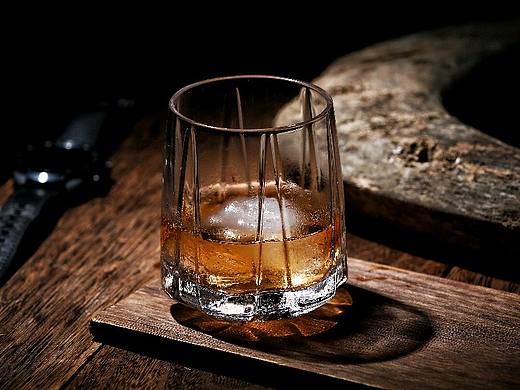 威士忌杯