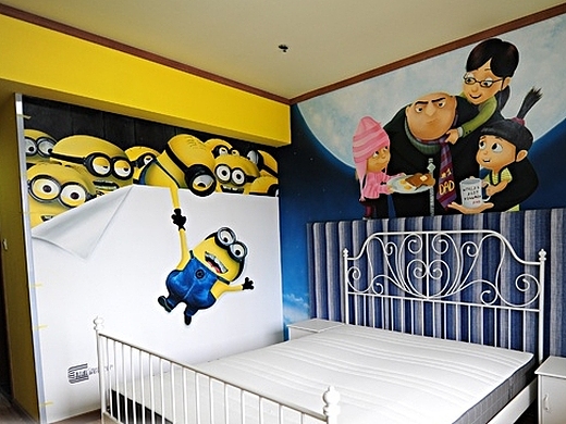 淄博城世艺术工厂墙绘作品——小黄人