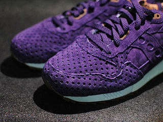 潮物拍摄——saucony复古波鞋