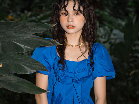 “丛林中的蓝”