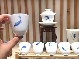 手繪青花年年有余茶具