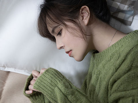 深圳写真 毛衣 居家 暗色调 