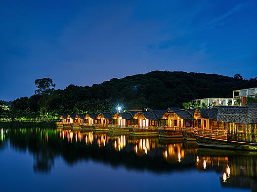 池塘夜色