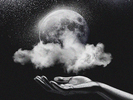 黑白海报/the only moon in my life