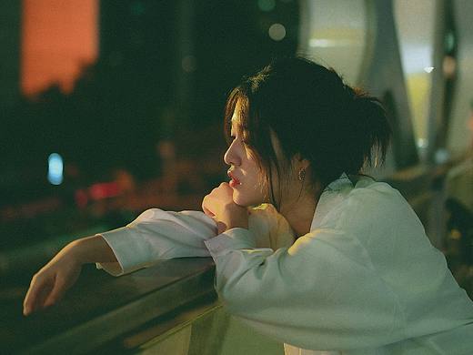 你的不坚定,配合我颠沛流离