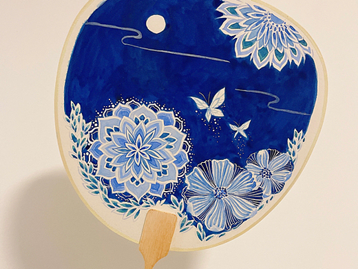 青花纹饰团扇—花好月圆