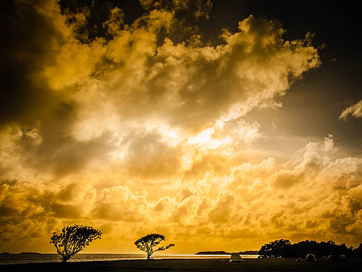 湖邊（個人主頁-ZMTk5NjI0NDg=） - 風光攝影 - 站酷設計師論道觀瀾原創(chuàng)素材 - 站酷ZCOOL