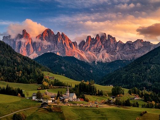 Miss Dolomites